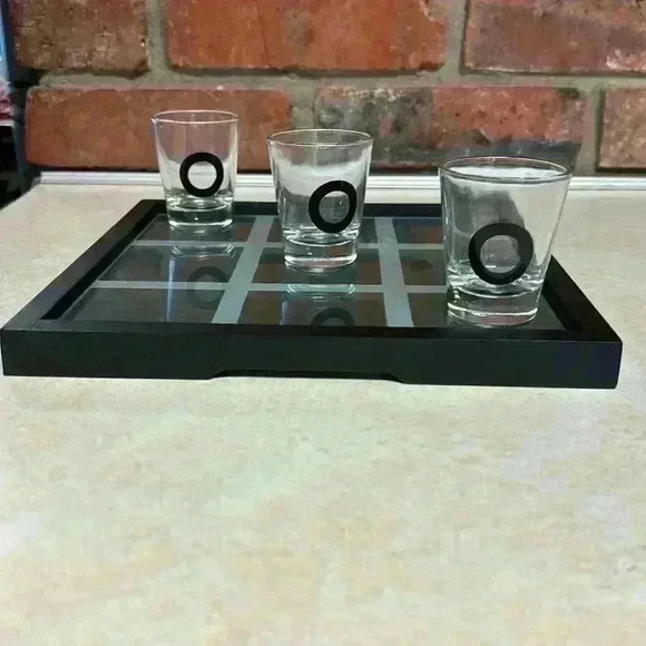 Tic - Tac - Toe 9 Shot Glasess With Rubber Mat Playing Board - Picture 4 of 8